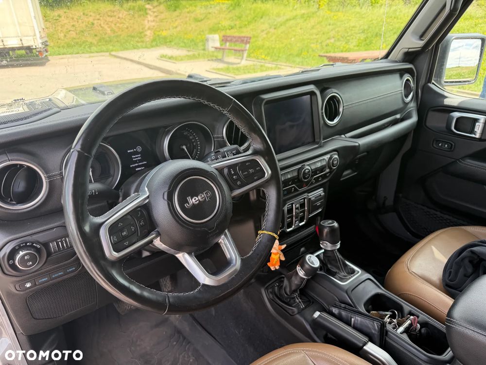 Jeep Wrangler - 8
