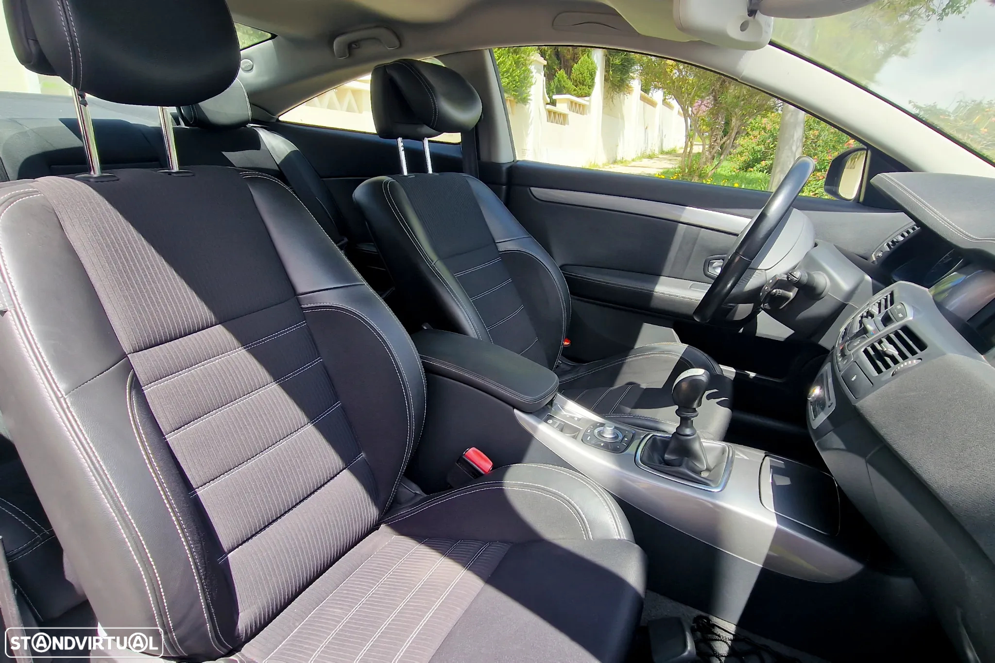 Renault Laguna 1.5 dCi Black Line - 15