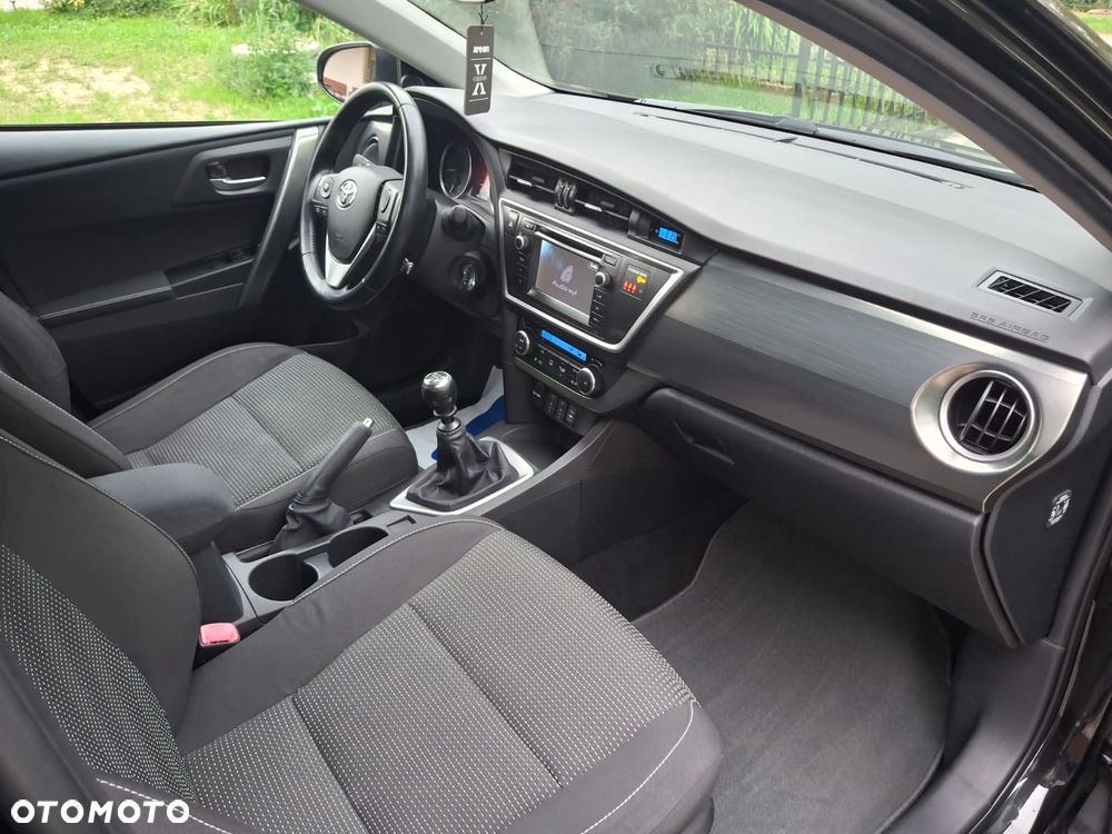 Toyota Auris 1.6 Valvematic Executive - 13