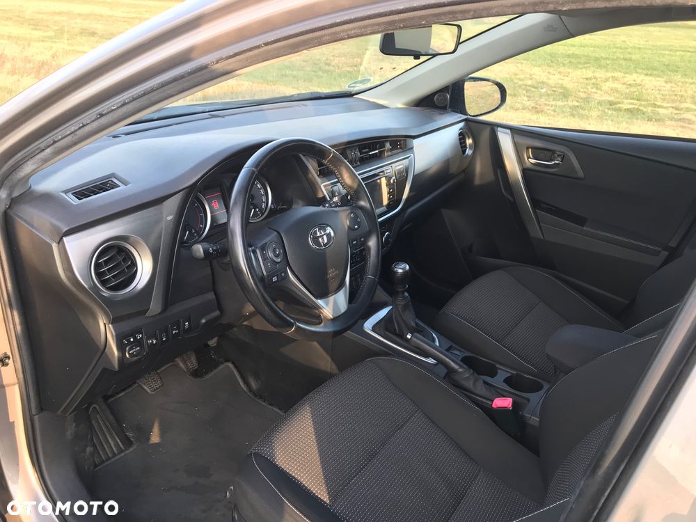 Toyota Auris - 10