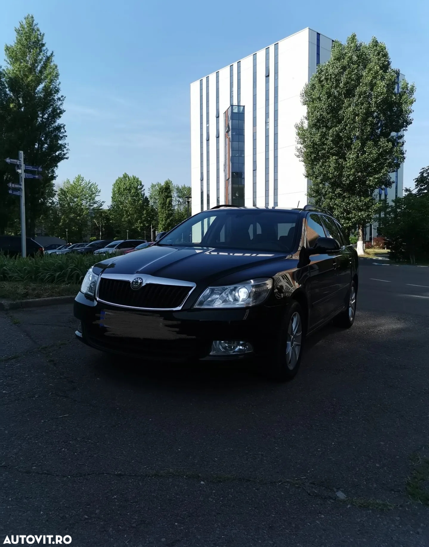 Skoda Octavia Combi 1.6 TDI Classic DSG - 2