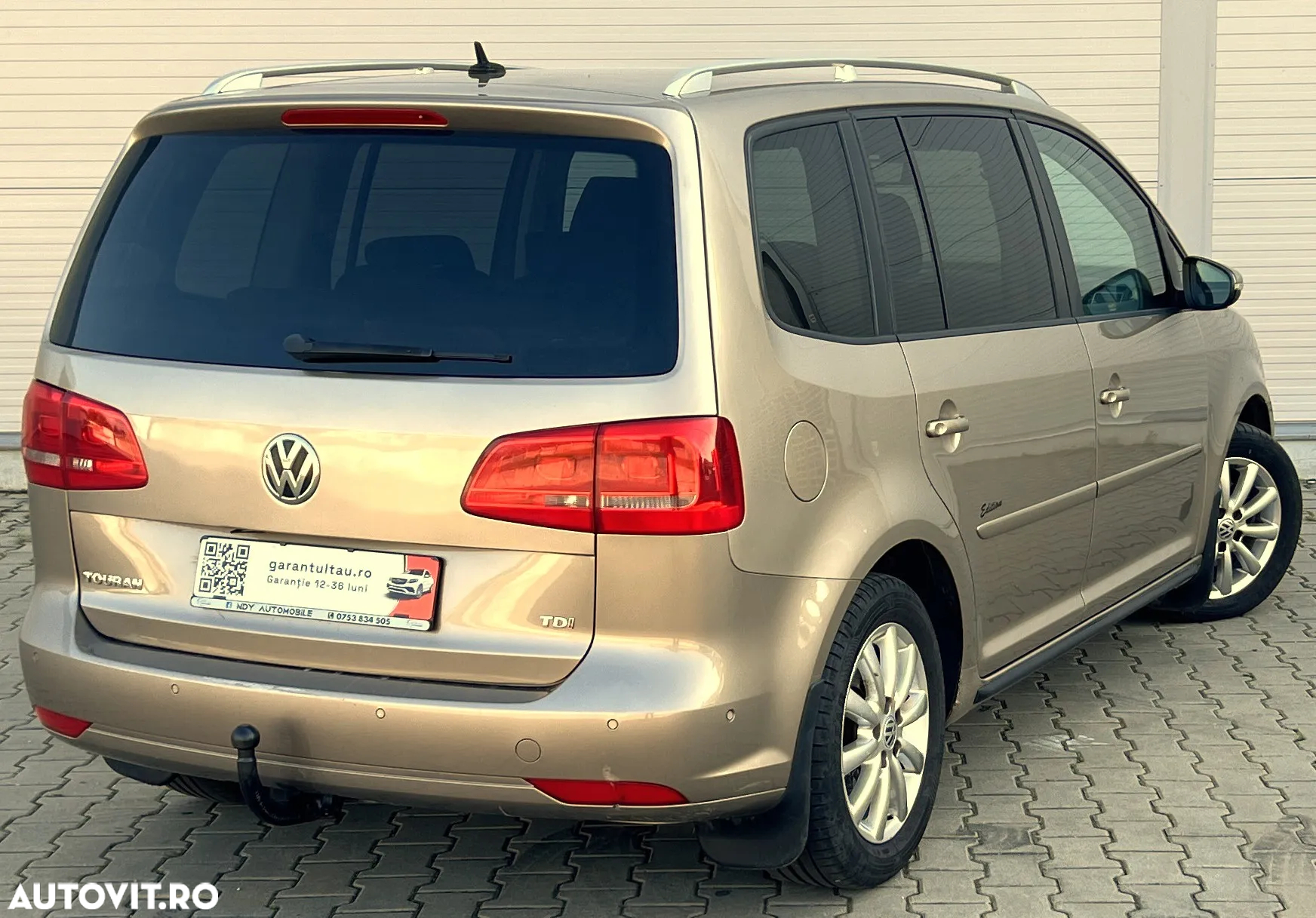 Volkswagen Touran 1.6 TDI Comfortline - 4