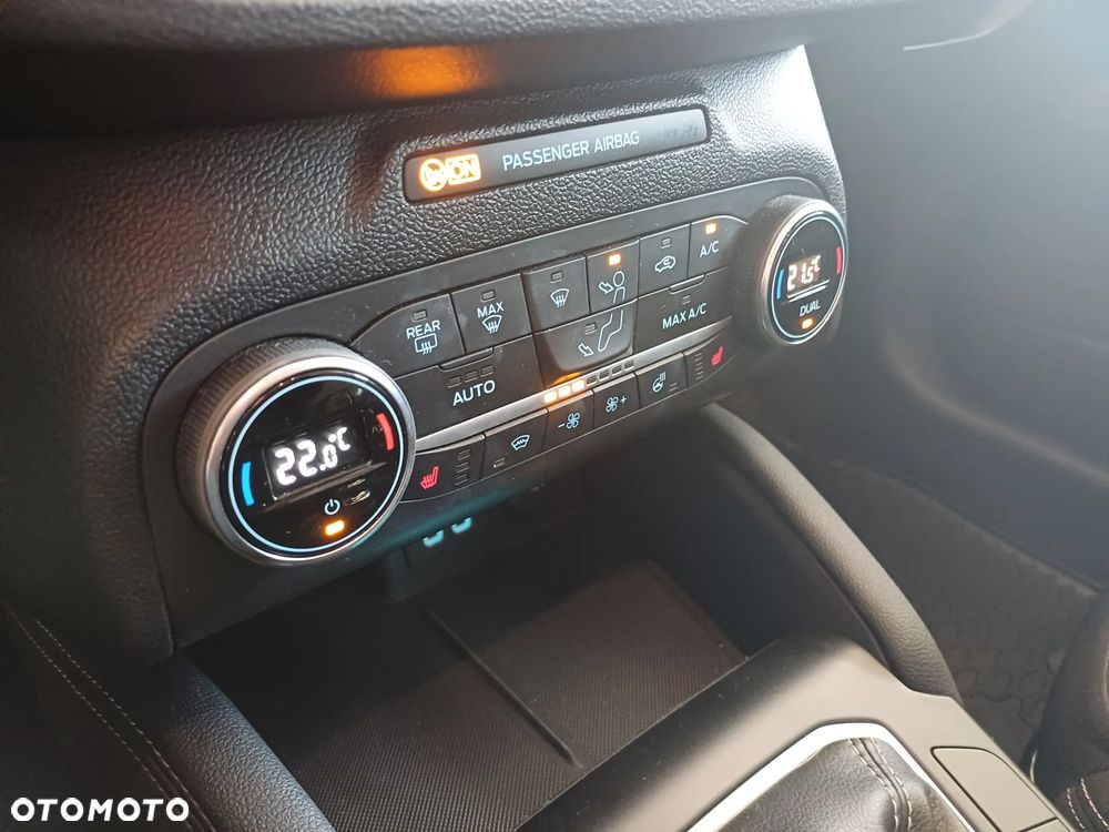 Ford Focus 2.0 EcoBlue Titanium Business - 22