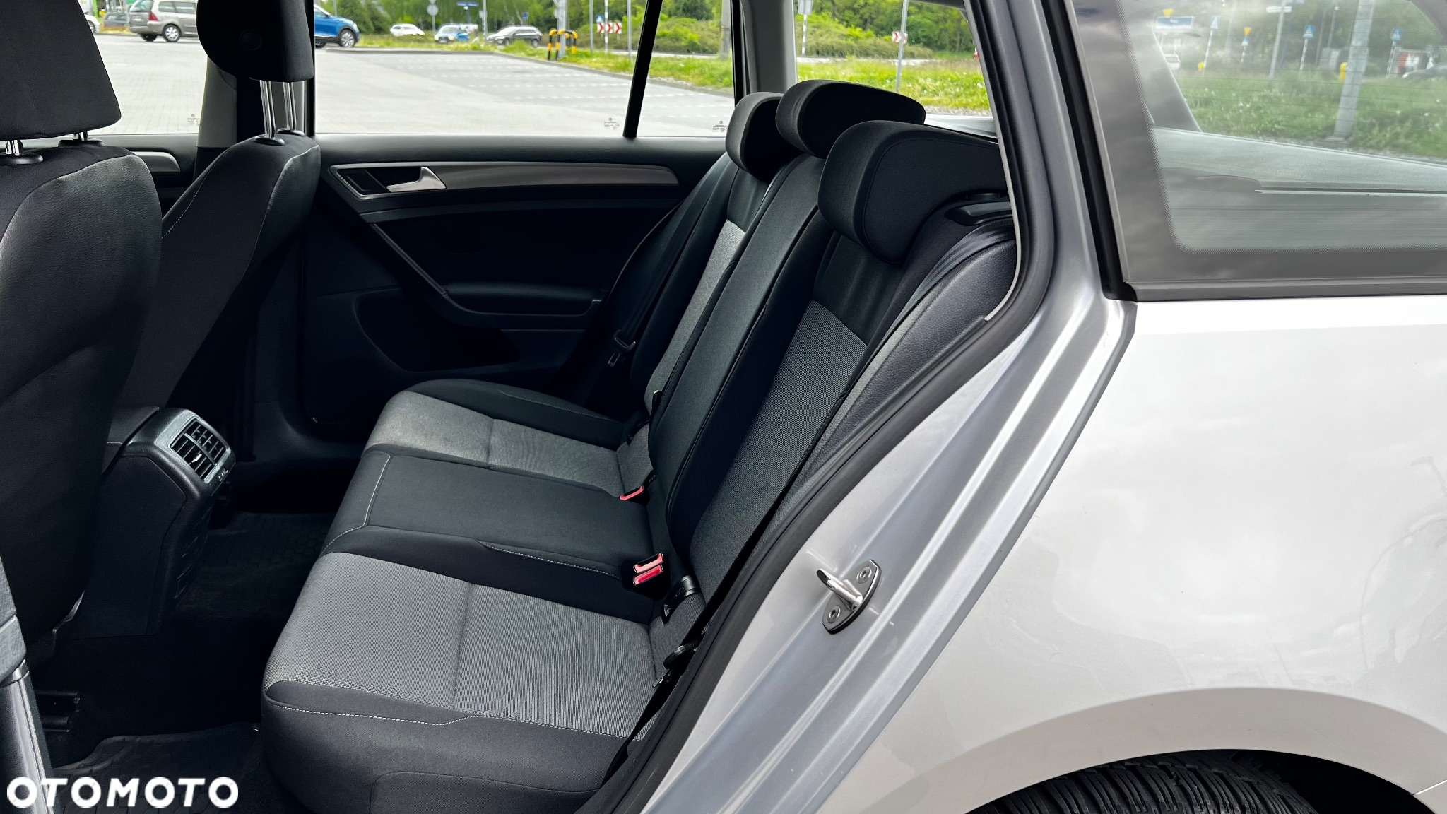 Volkswagen Golf 1.6 TDI BlueMotion Technology Trendline - 26