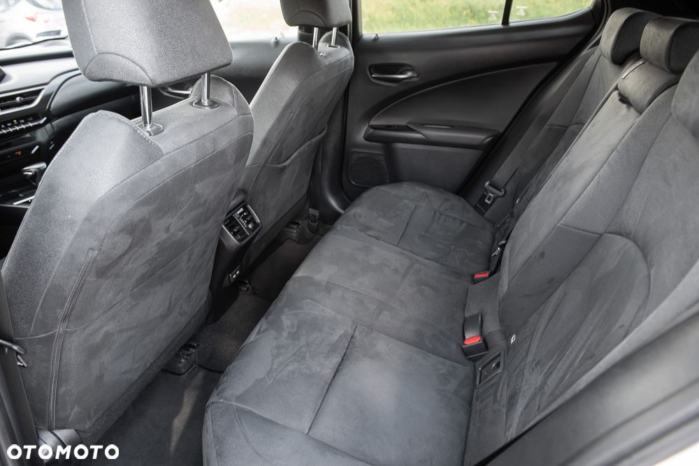 Lexus UX 200 - 24