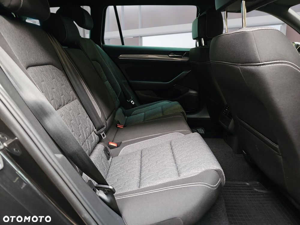 Volkswagen Passat - 19