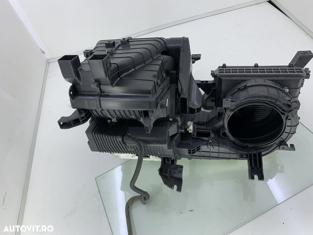 Dezmembrez Aeroterma interior pt volan stanga de pe Hyundai I20… - 3