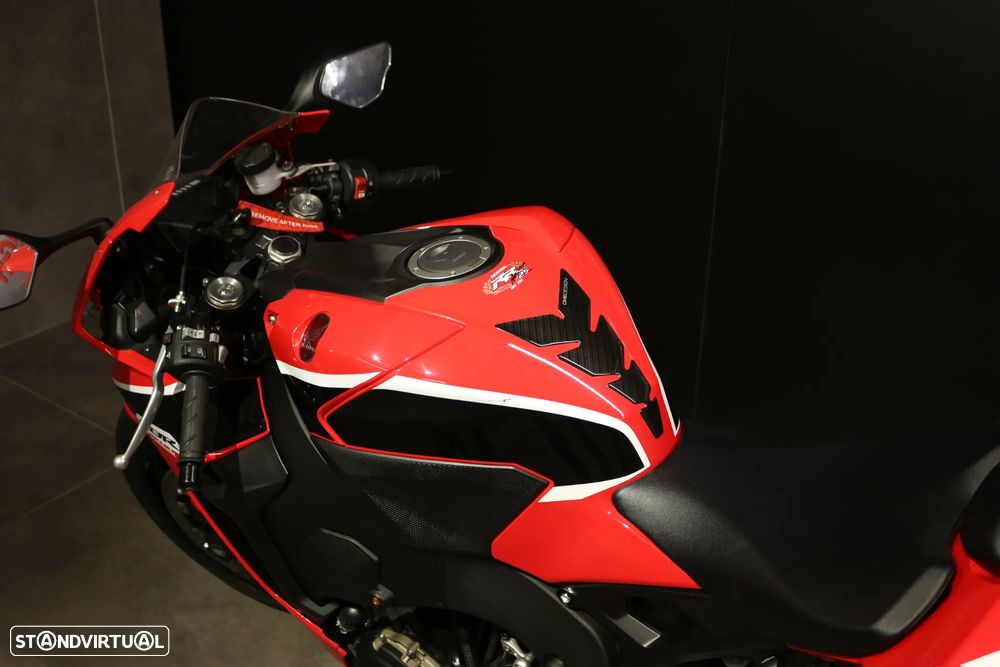 Honda CBR 1000 Fireblade 25th aniversario - 5