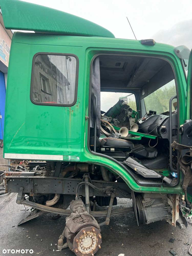 Kabina / Karoseria / CZĘŚCI Mercedes Atego 1218 !! SYPIALNA !! - 4