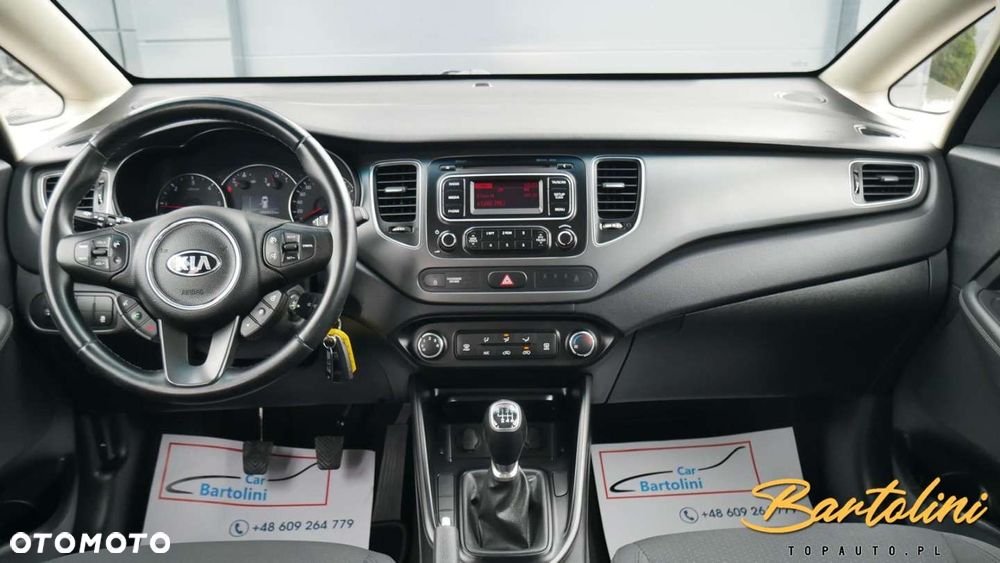 Kia Carens - 10