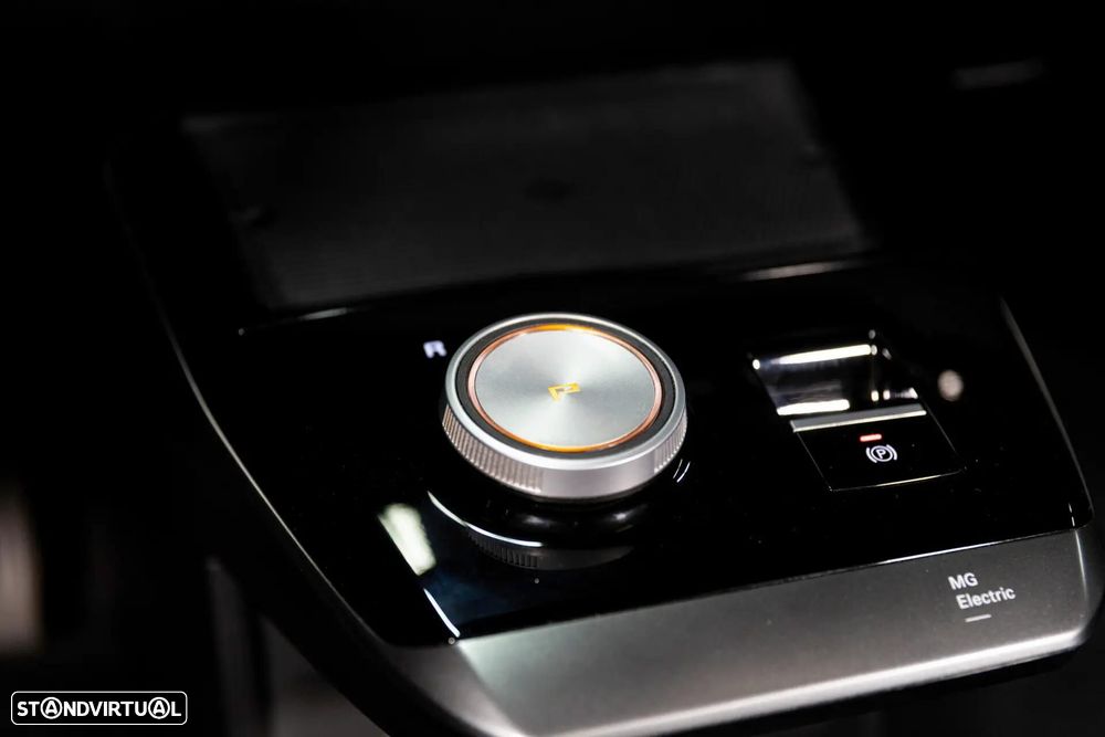 MG MG4 64 kWh Luxury - 23