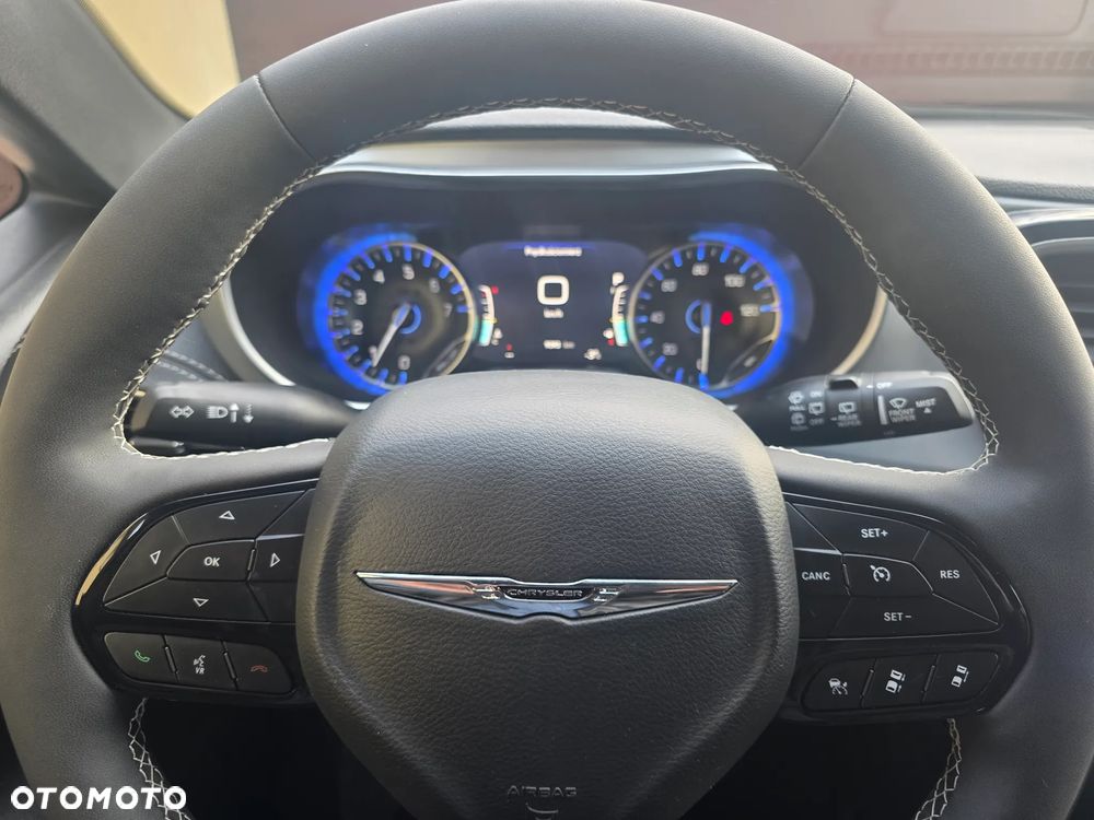 Chrysler Pacifica - 29