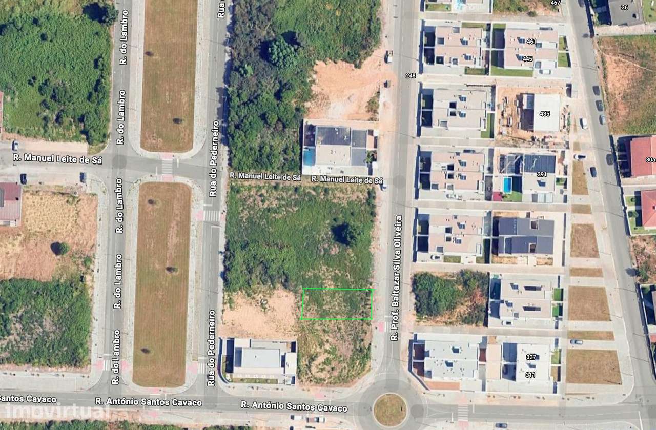 Terreno em Santa Maria da Feira, 330m² - Grande imagem: 2/2