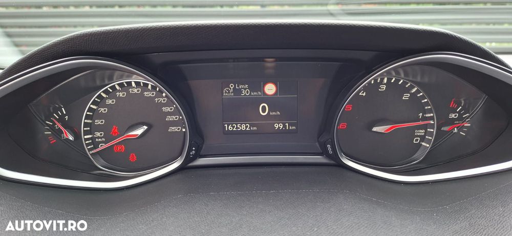 Peugeot 308 BlueHDi 130 Stop & Start Allure Business-Paket - 16