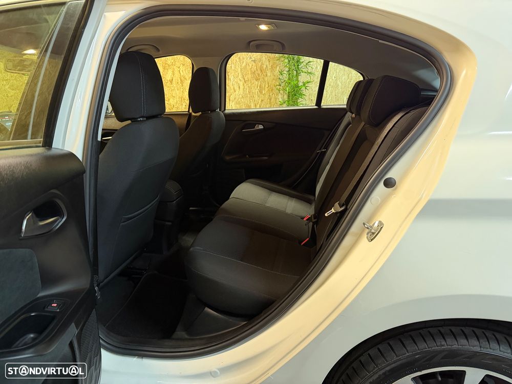 Fiat Tipo 1.3 M-Jet Lounge Tech J17 - 9