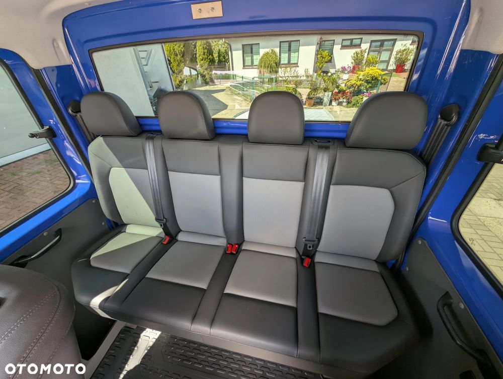 MAN TGE 3.180 Volkswagen Crafter 7 osób Autolaweta Dubel kabina - 17