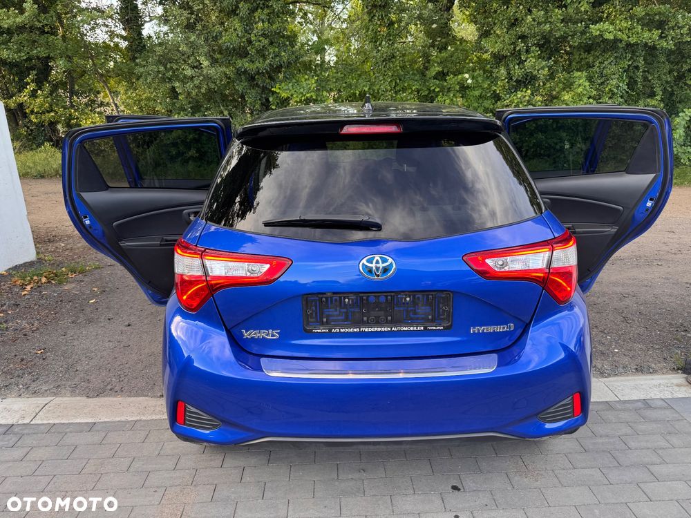 Toyota Yaris Hybrid 100 Selection Platinum - 13