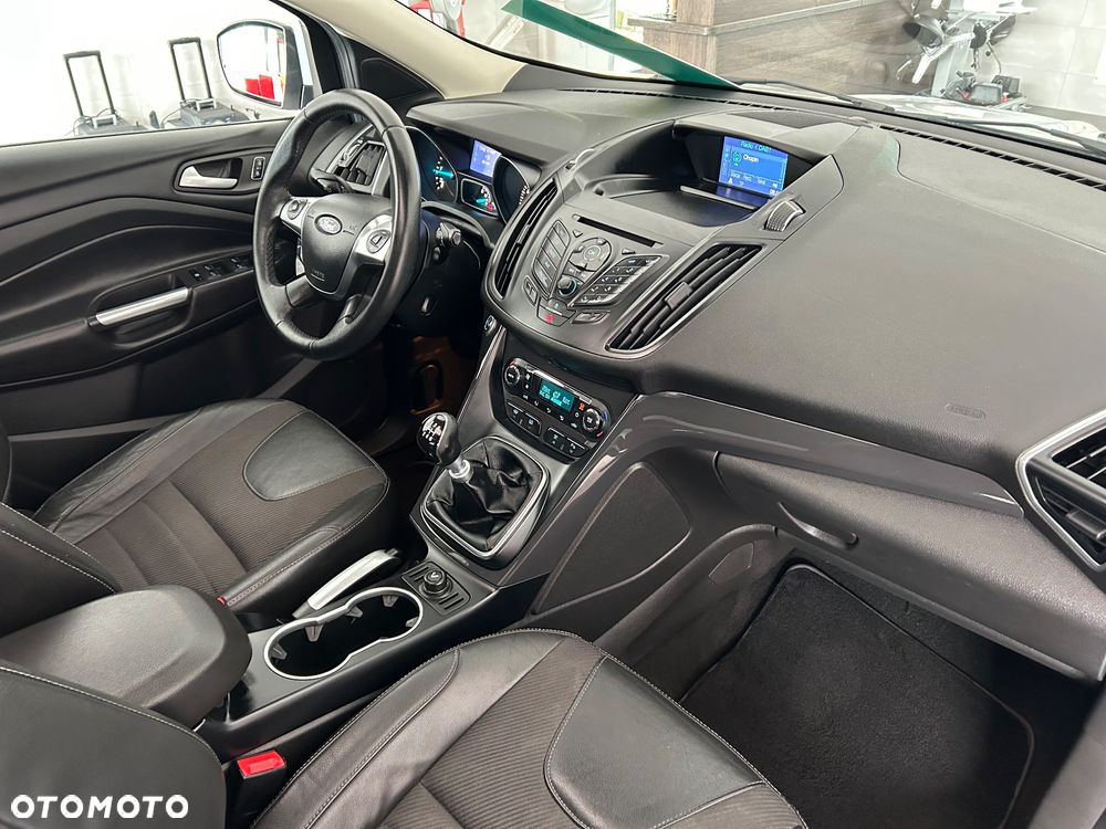 Ford Kuga 2.0 TDCi 2x4 SYNC - 28