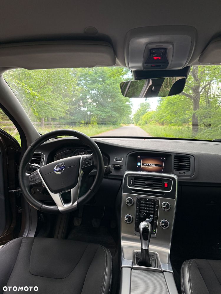 Volvo V60 Cross Country - 10