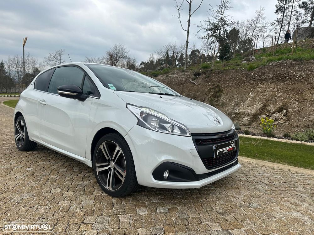Peugeot 208 1.2 PureTech GT Line - 3