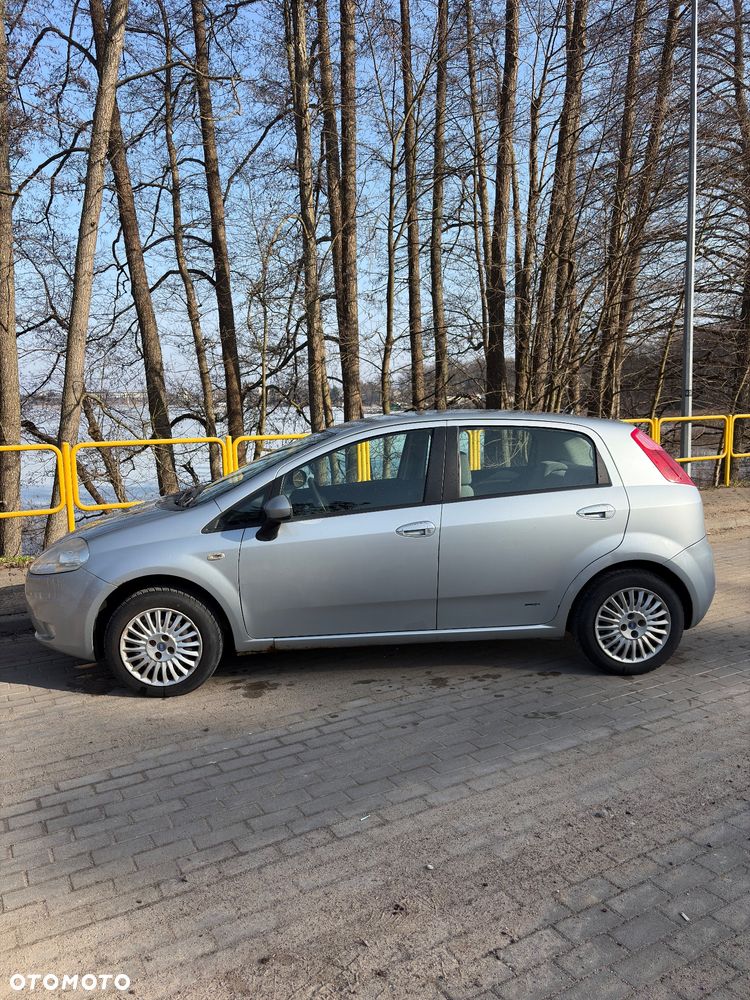 Fiat Grande Punto - 8