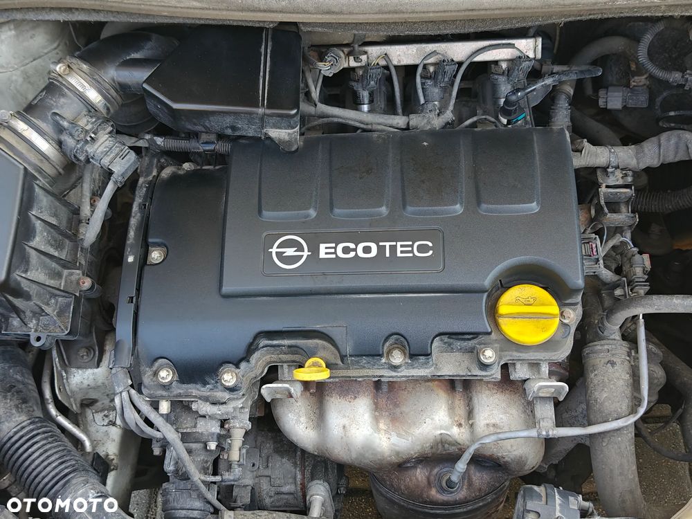 Opel Corsa 1.4 Cosmo - 9