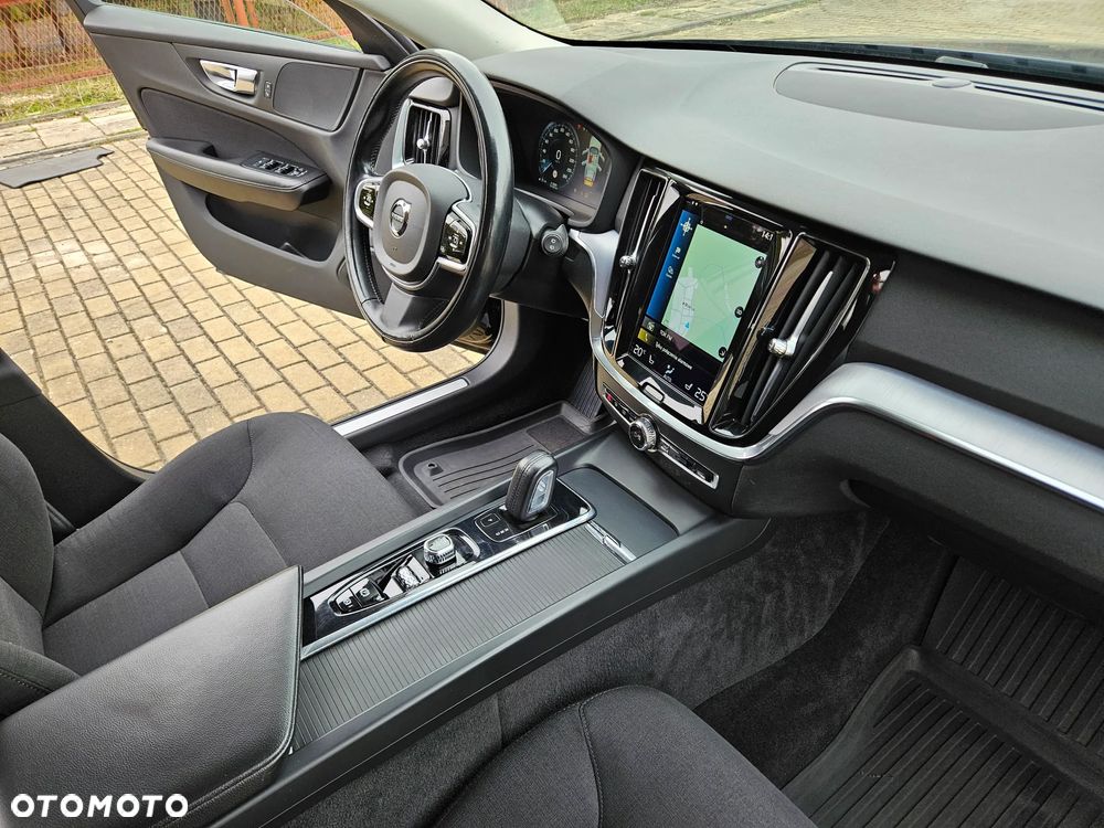 Volvo V60 D4 Momentum Pro - 32
