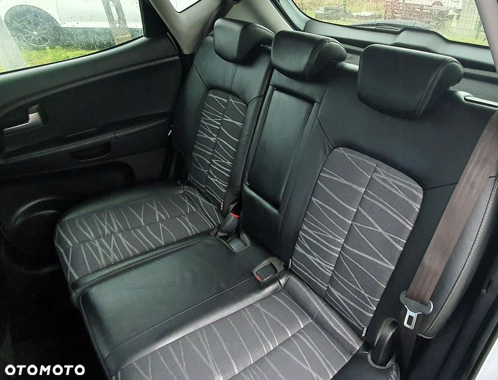 Kia Venga - 15