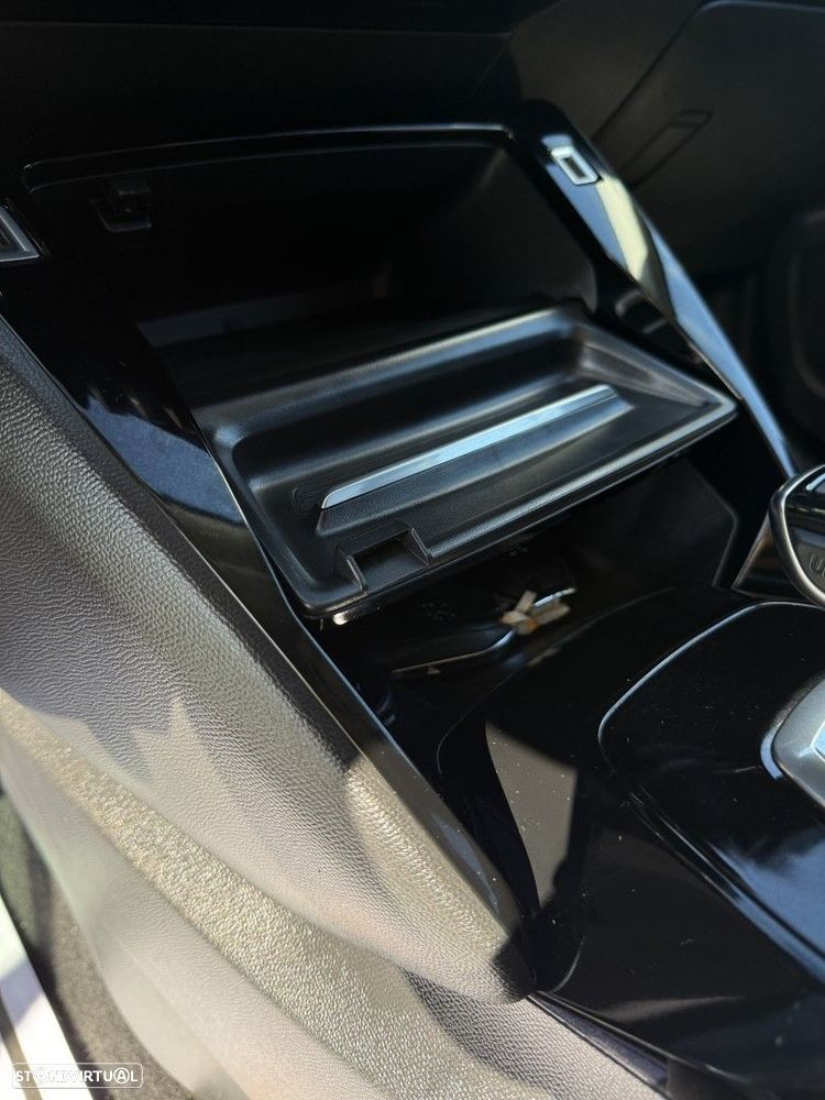 Peugeot 2008 1.2 PureTech Allure Pack EAT8 - 6