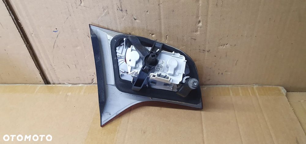 Lampa prawy tył tylna prawa w klapę Audi A4 B7 Kombi 8E9945094 - 5