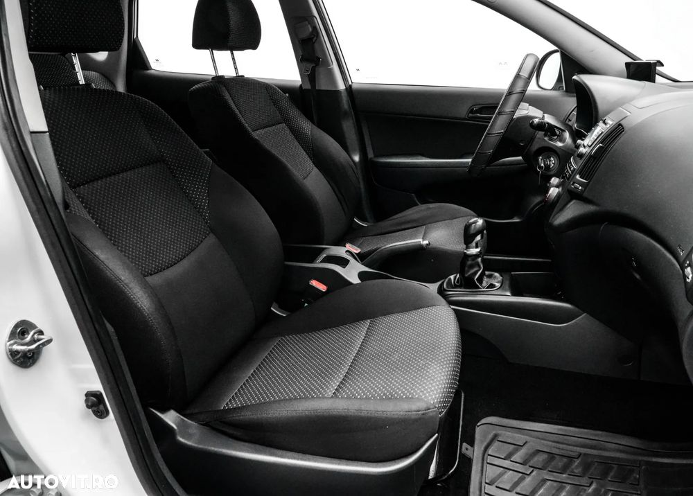 Hyundai i30 1.6 CRDI GL Classic - 14