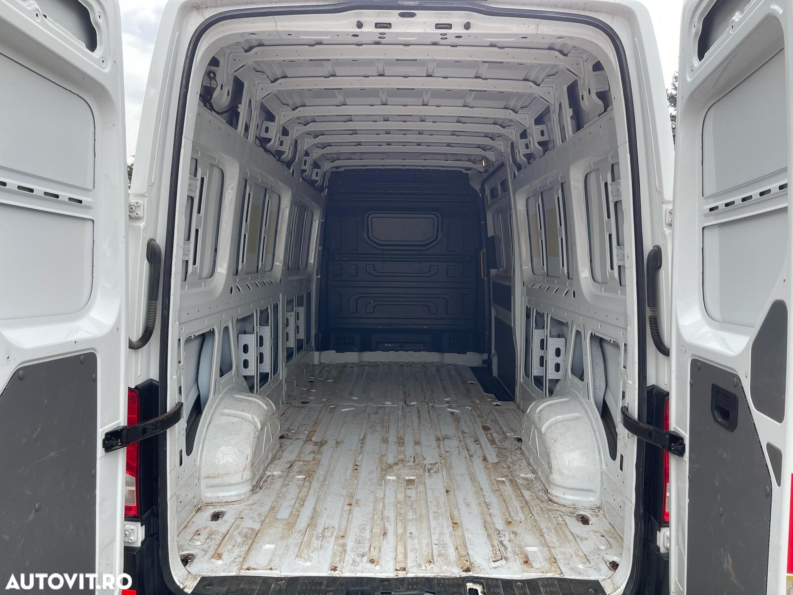 Volkswagen CRAFTER L4H3 - 10