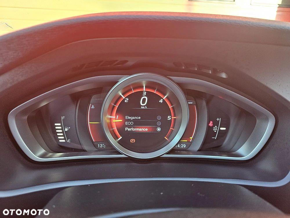 Volvo V40 D4 Summum - 22