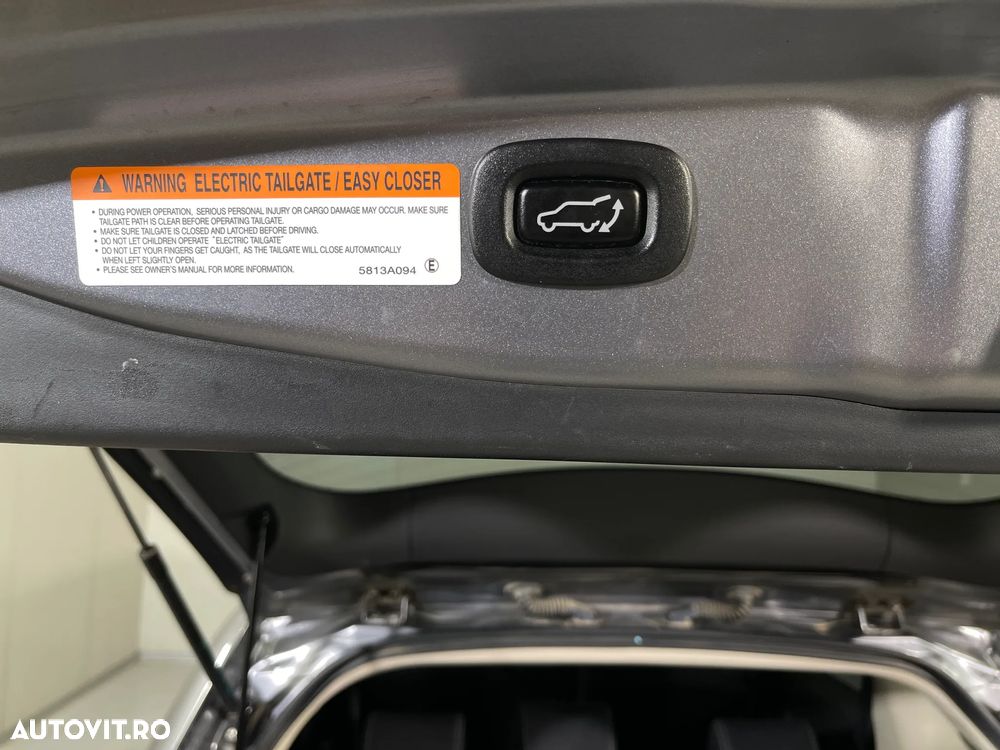 Mitsubishi Outlander 2.0 4WD Top - 24