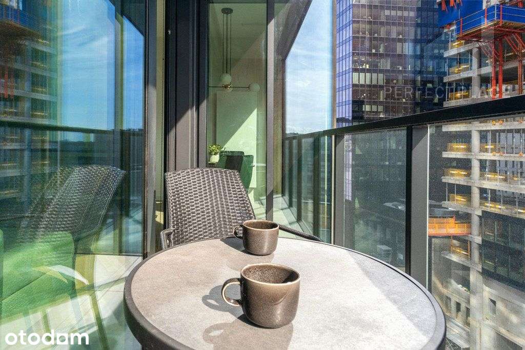 Beautiful Apartment, Towarowa Towers