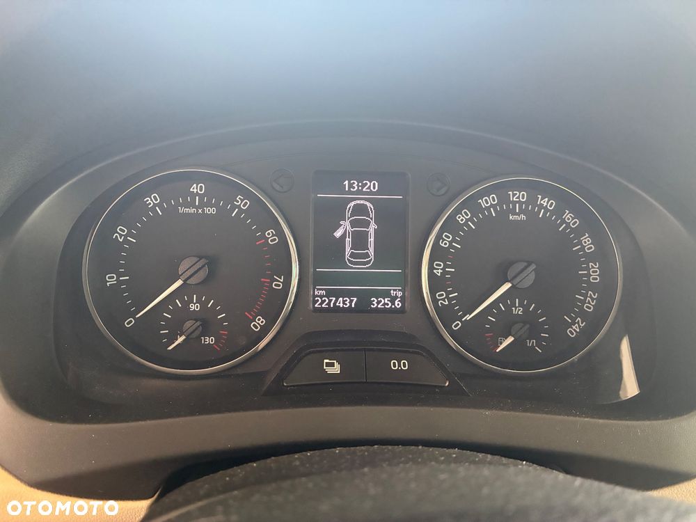 Skoda RAPID 1.4 TSI Elegance Max DSG - 18