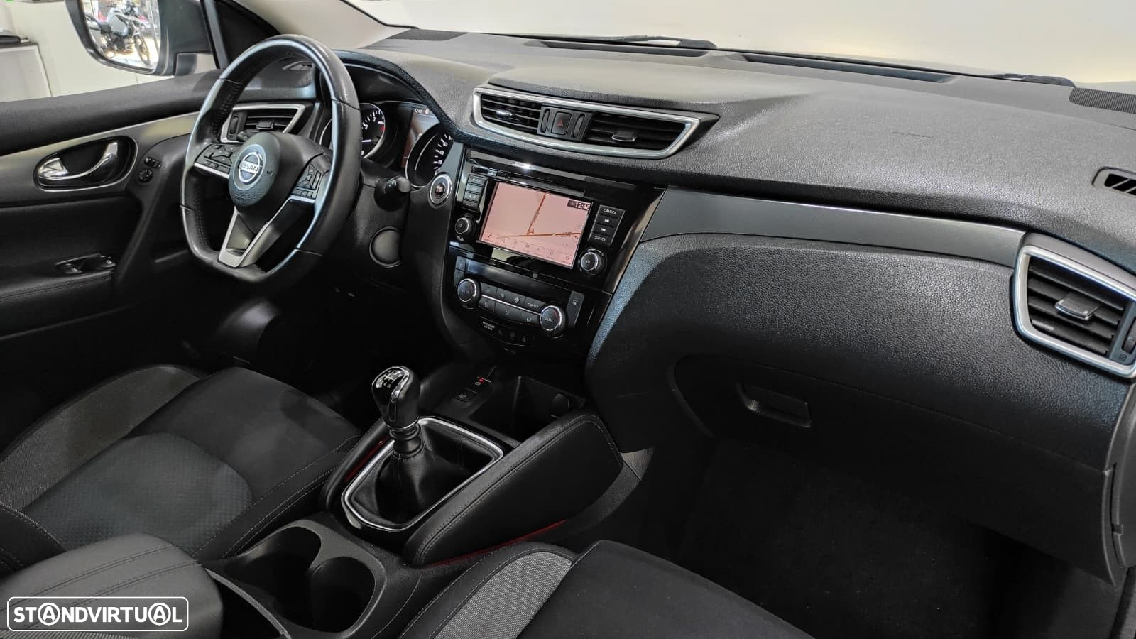 Nissan Qashqai 1.3 DIG-T N-Connecta - 23