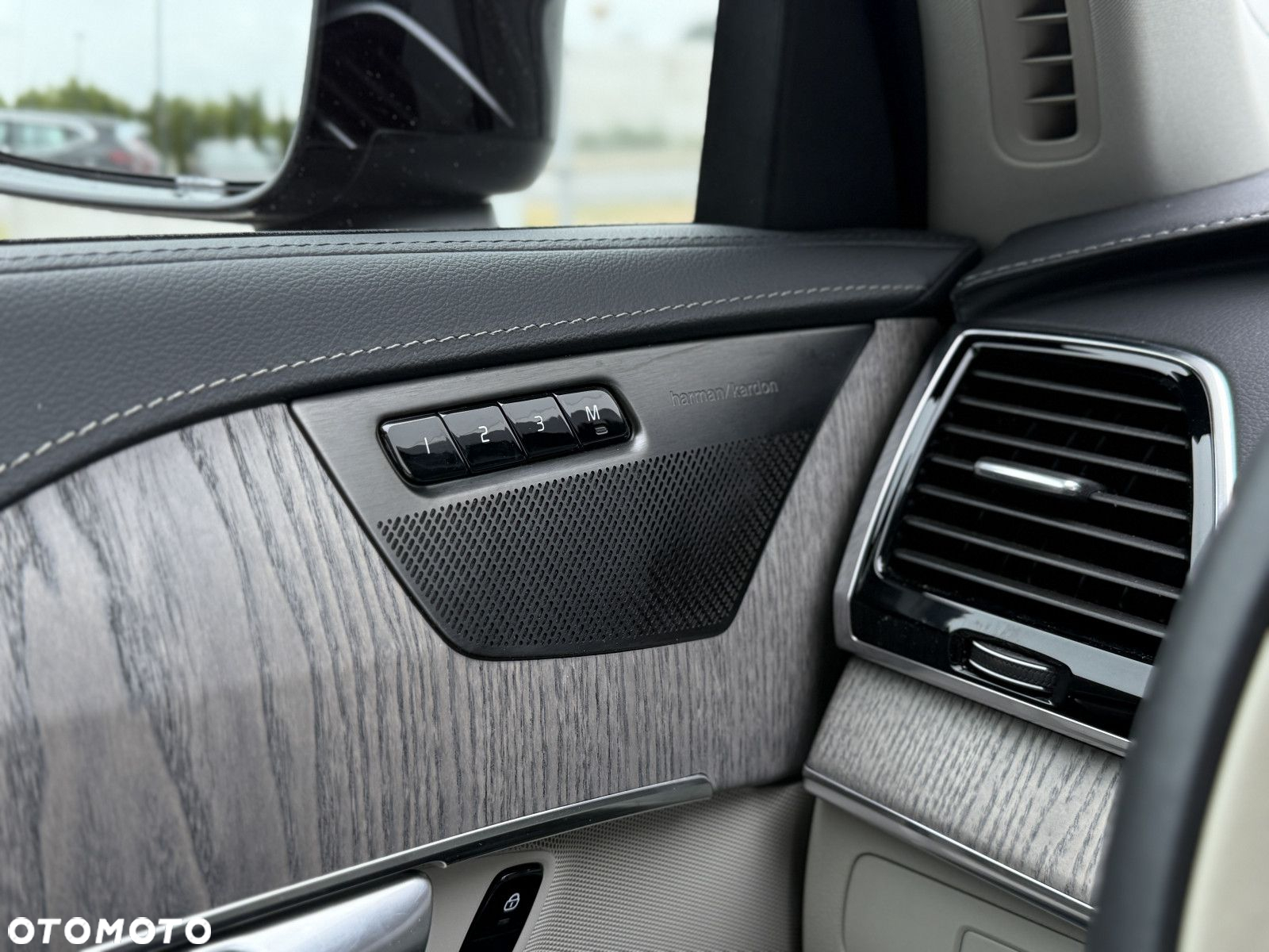 Volvo XC 90 - 22