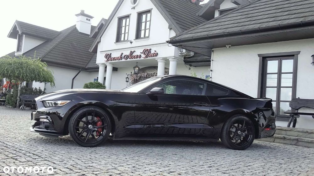 Ford Mustang - 12