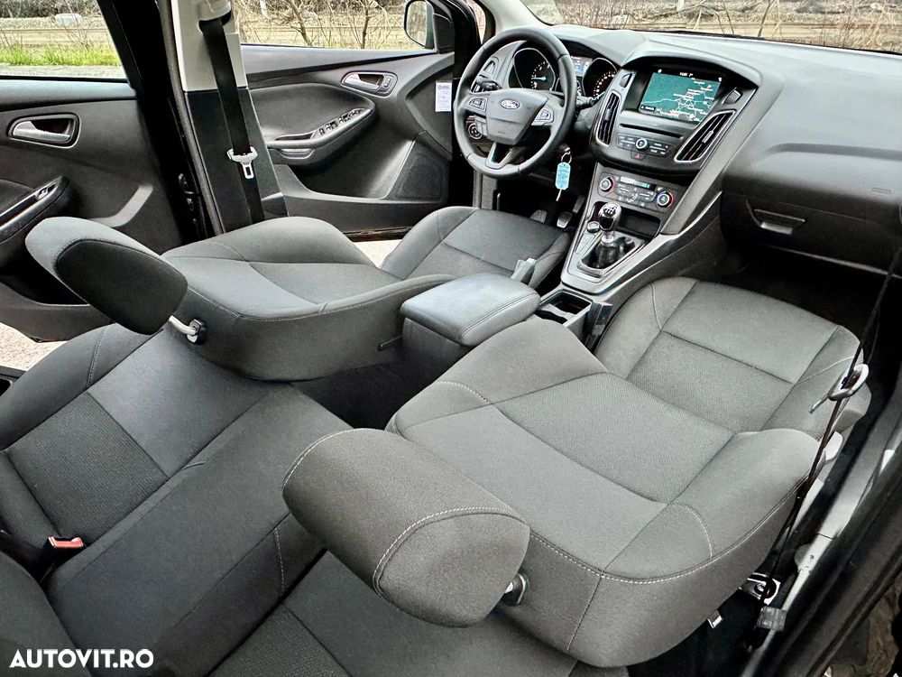 Ford Focus 1.5 EcoBlue Start-Stopp-System TITANIUM - 8