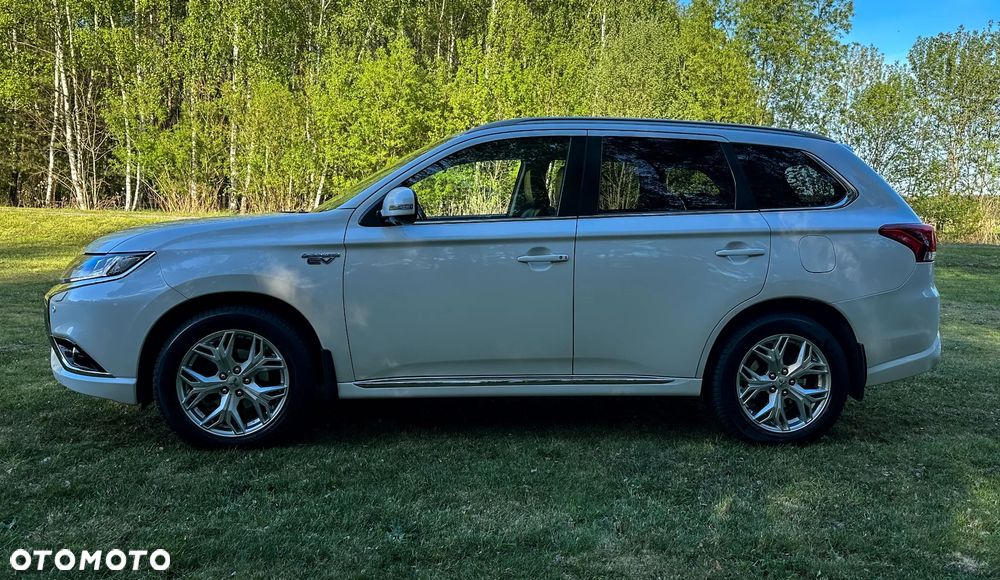 Mitsubishi Outlander Intense + - 14