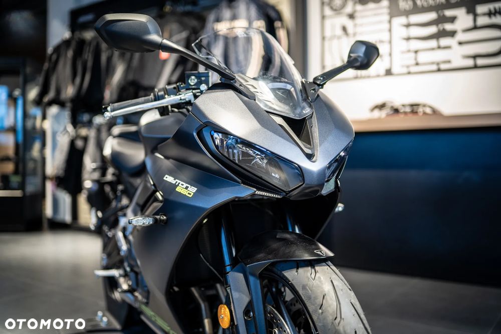 Triumph Daytona - 16