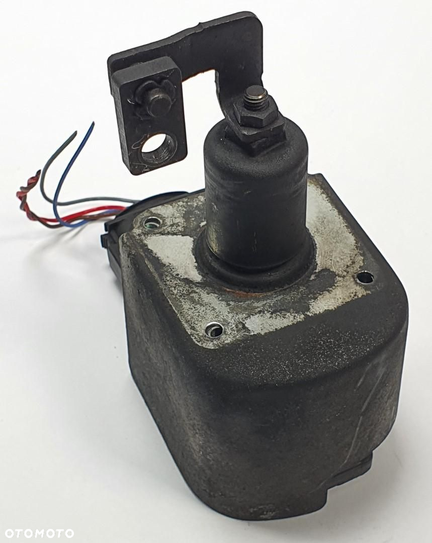 NASTAWNIK TURBINY BMW E90 2.0 D 135-19498 - 3
