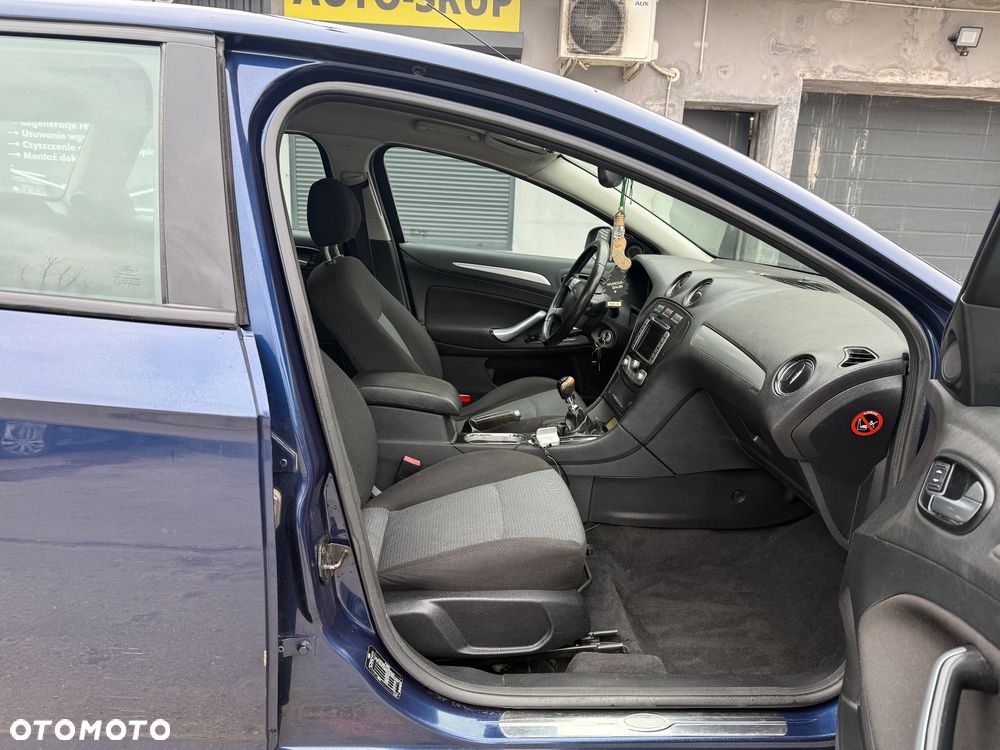 Ford Mondeo 2.0 TDCi Ghia - 4
