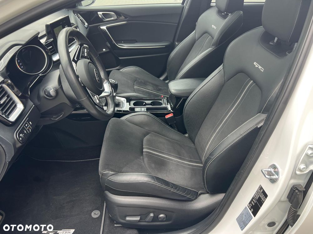 Kia Ceed 1.4 T-GDI OPF GT Line - 26