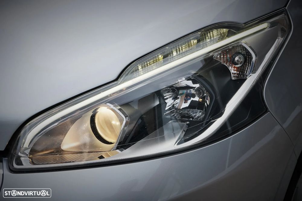 Peugeot 208 1.6 BlueHDi Style - 36