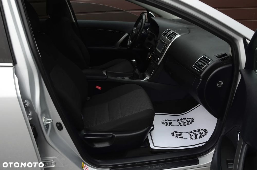 Toyota Avensis 2.0 D-4D - 8