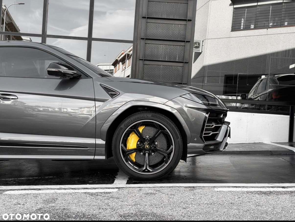 Lamborghini Urus - 3