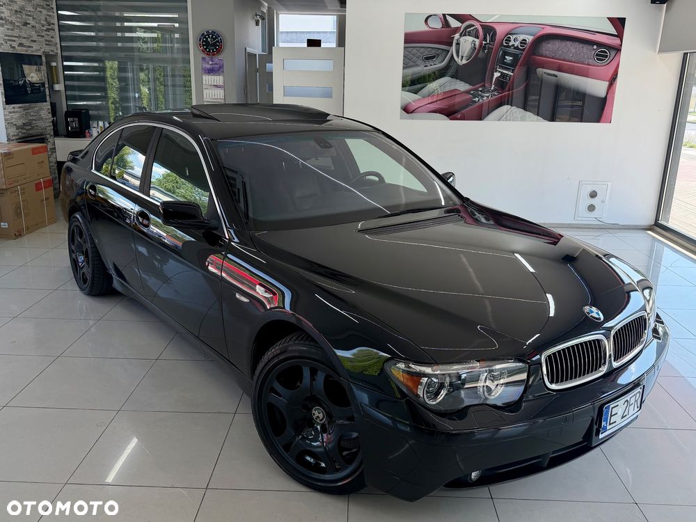 BMW Seria 7 745i - 22