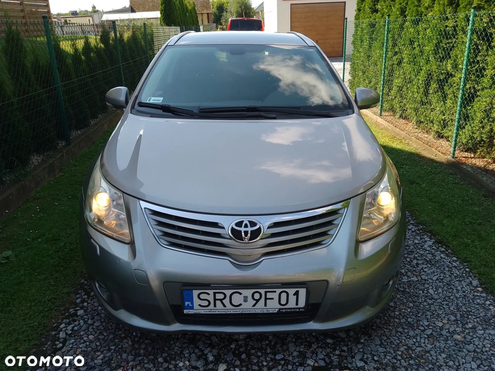 Toyota Avensis - 2